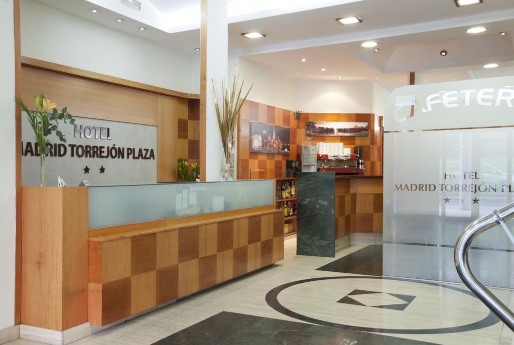 Hotel Madrid Torrejon Plaza Torrejón de Ardoz Exteriör bild